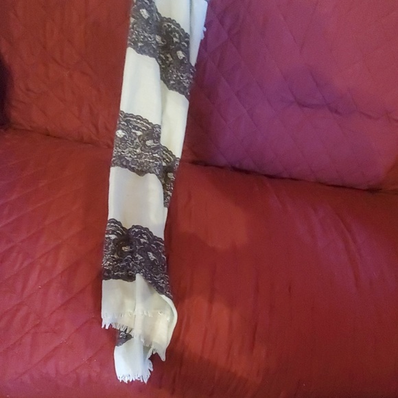 Scarf - Picture 4 of 5